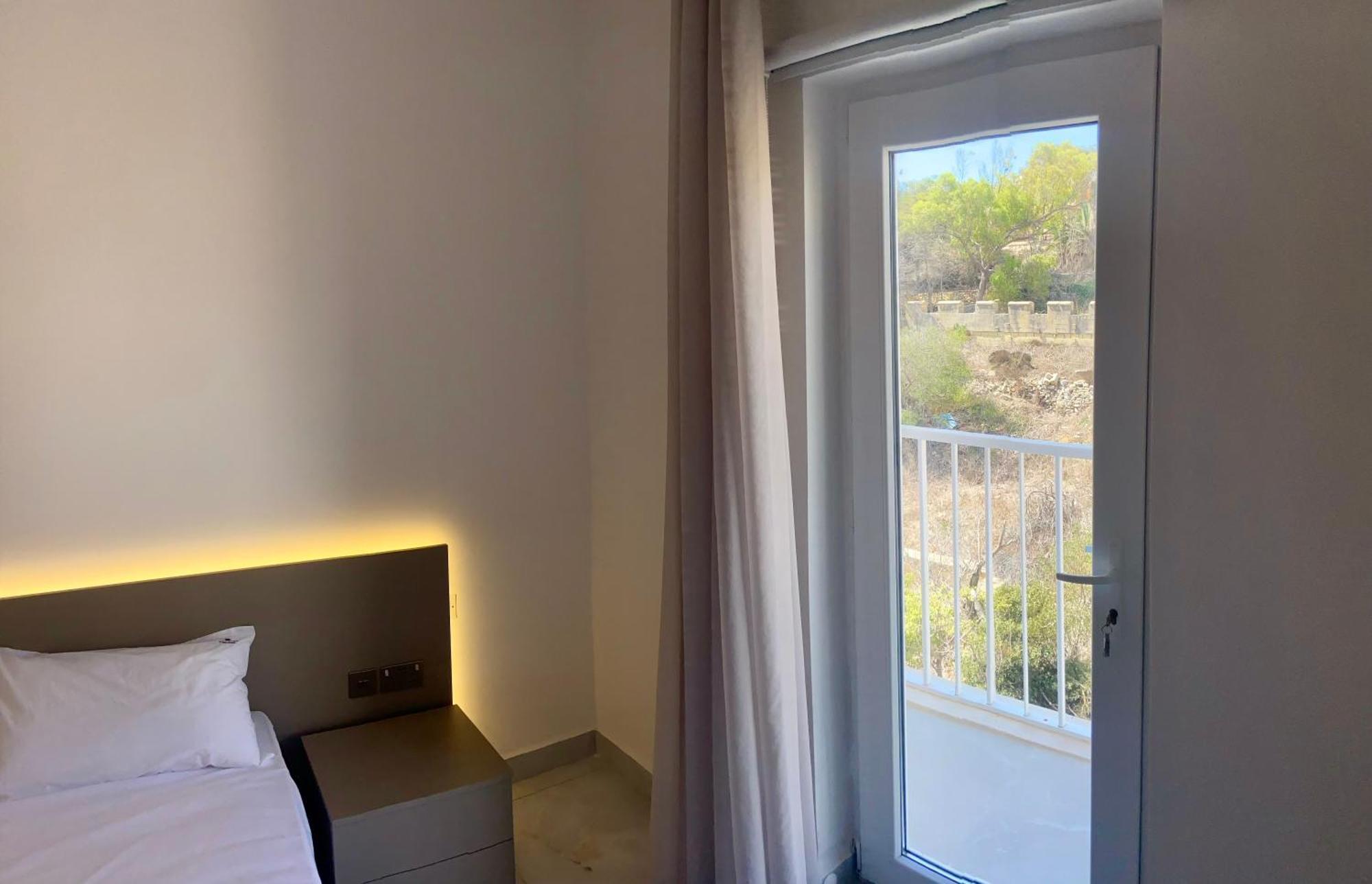 Penelope Apartments, 14 Apartment