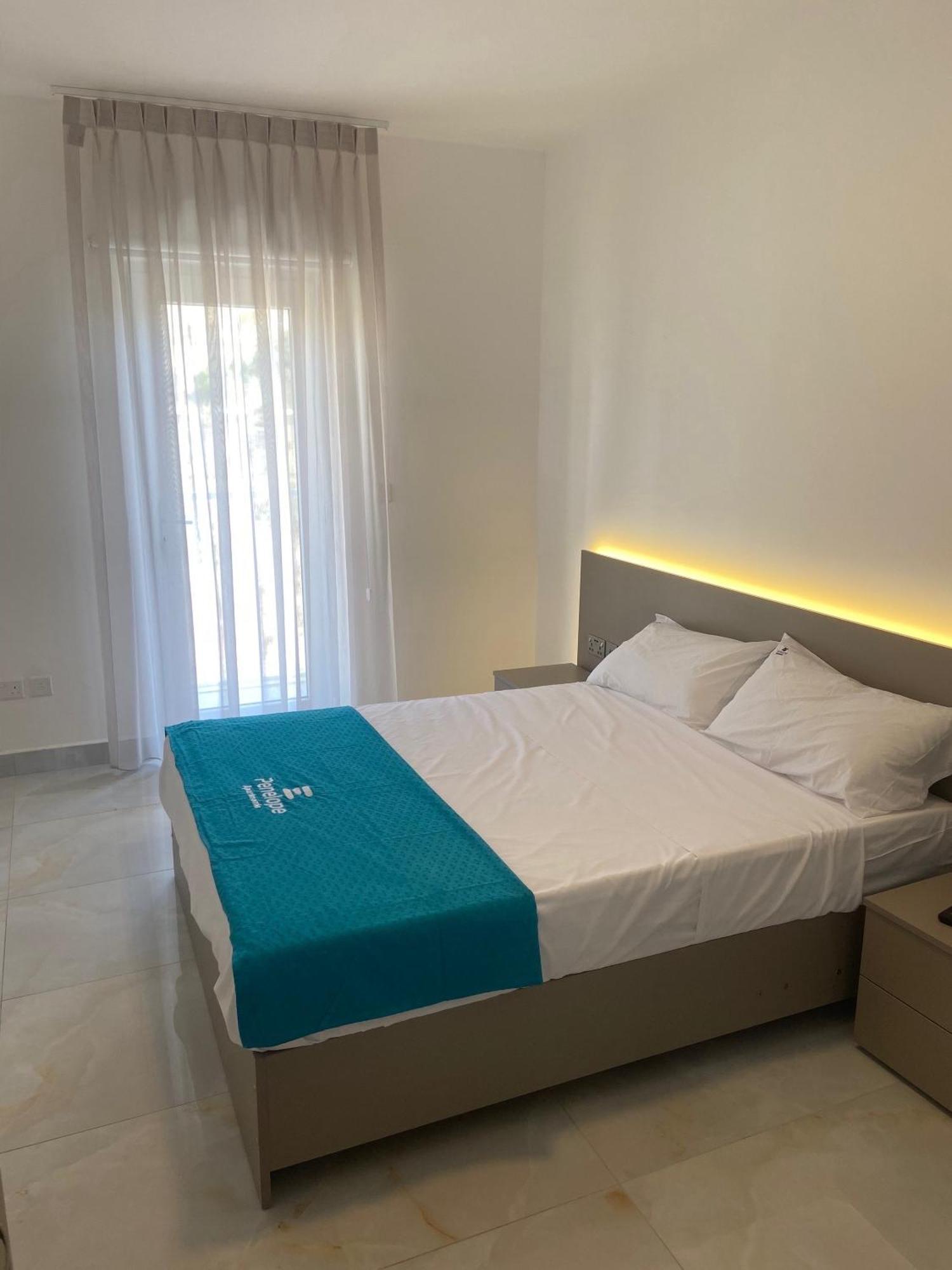 Penelope Apartments, 14 Xlendi